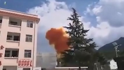 Çin'in uzaya gönderdiği uydunun iticileri kasabaya düştü