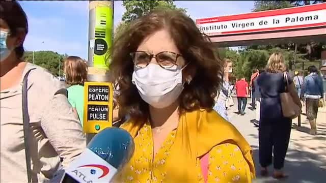 Los estudiantes madrileños vuelven al cole en medio de la incertidumbre