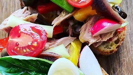 La rentrée sur la côte, c’est tout simplement l’été qui continue avec les déjeuners en terrasse!_IN