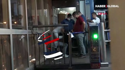 Metrobüste iğrenç olay! Suç makinesi çıktı
