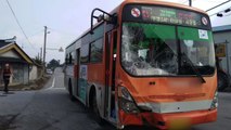 전북 김제서 시내버스·트럭 충돌...7명 부상 / YTN