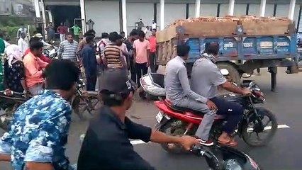दलौदा सुराणा दाल मिल के पास हाइवे पर खड़ी ट्राली में घुसा एक्टिवा सवार