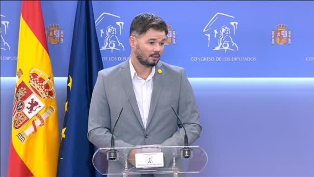Rufián cree que la guerra sucia del PP da incluso para ilegalizar al partido