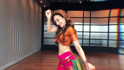 Humko Aj Kal - Madhuri Dixit - Dance Cover By HELI DARUWALA