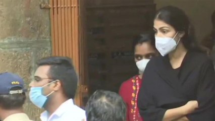 Rhea Chakraborty reached Sion hospital for medical tests