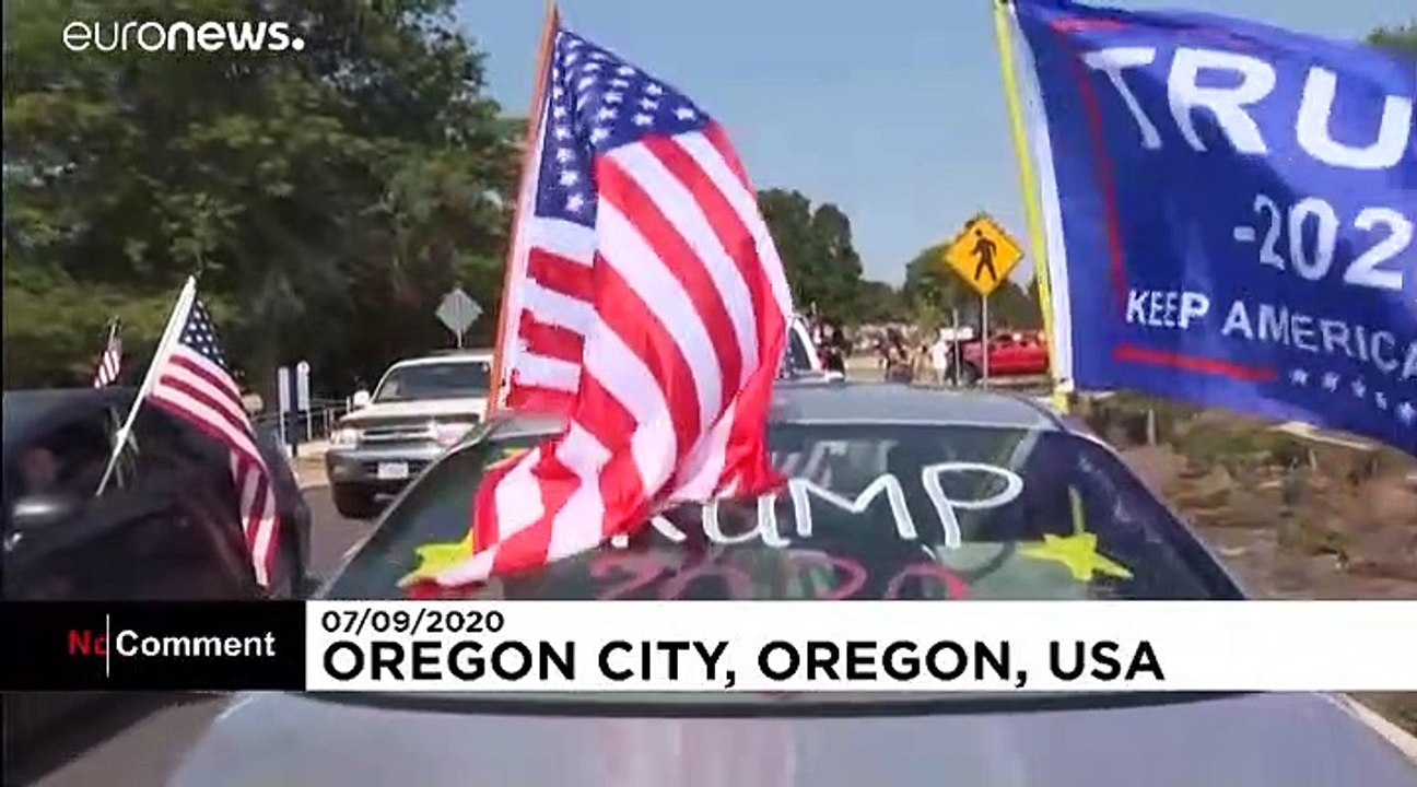 Harley-Davidson, chapeaux de cow-boy et armes à feu : une manifestation pro-Trump dans l'Oregon