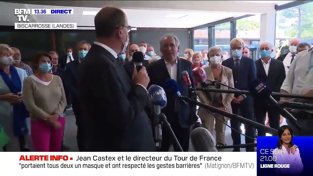 François Bayrou est la cible des internautes après s'être affiché sans masque dans une salle pleine, à côté de Jean Castex pourtant "cas contact" avec le patron du Tour de France