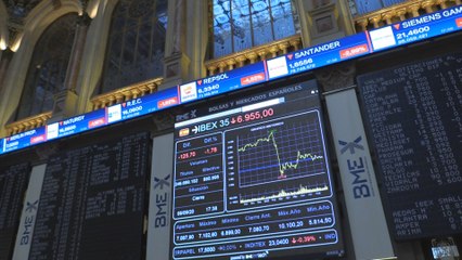 El Ibex 35 vuelve a perder los 7.000 puntos lastrado por Wall Street y la caída del crudo