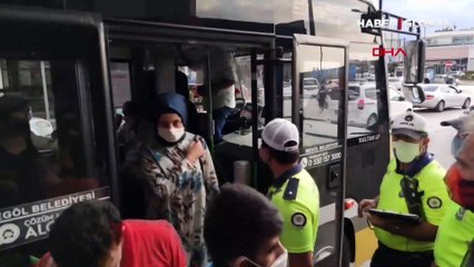 40 kişiyle sosyal mesafesiz minibüs yolculuğu