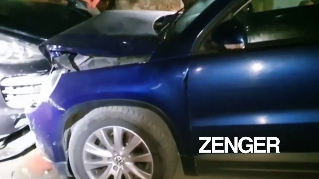 Drug smugglers wreck themselves and police car