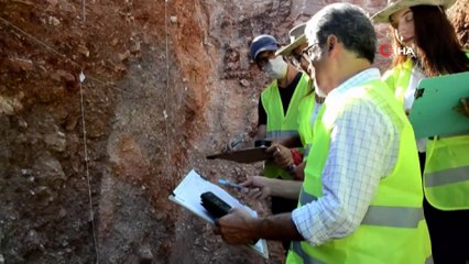 Manisa'da 7 bin depreme neden olan fay hattında hendek açıldı