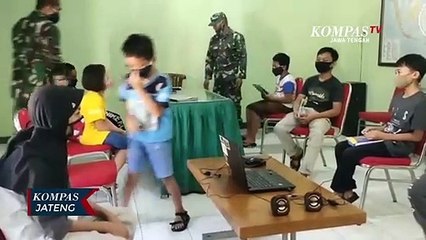 Tak Miliki Kuota, Siswa di Blora Belajar di Aula Koramil