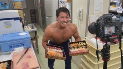 Repartidores nipones sacan pecho para hacer frente al impacto de la COVID-19