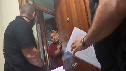 Una conversación de la empresa Desokupa con Rosa, la cuidadora que se adueñó de la casa de la anciana que cuidaba.