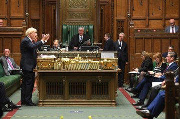 下载视频: PMQs: watch live as Boris Johnson faces Keir Starmer after new England lockdown rules announced