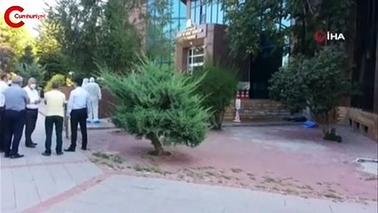 Öğretim görevlisi çalıştığı kütüphanenin girişinde ölü bulundu