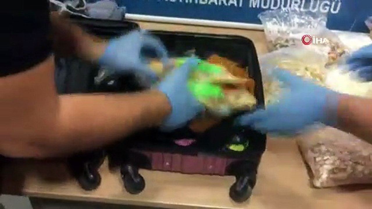 Sabiha Gökçen Havalimanında kuru yemiş paketlerine gizlenen uyuşturucu, Gümrük Muhafaza ekiplerini geçemedi