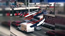 İstanbul'da tramvayla otomobil çarpıştı