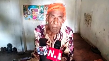 मंदिर के पुजारी पेड़ पर झोपड़ी बनाकर रह रहे हैं 40 साल से