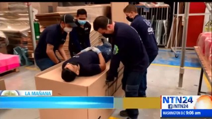 Empresa colombiana crea camas de hospital que se pueden convertir en ataúdes