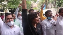 Kangana Ranaut के support में Karni Sena पहुंची घर, किया जमकर समर्थन; Watch video | FilmiBeat