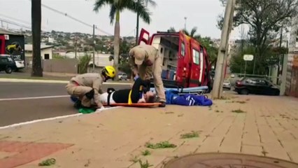 Motociclista fica ferido em acidente de trânsito na Av. Brasil, no Coqueiral