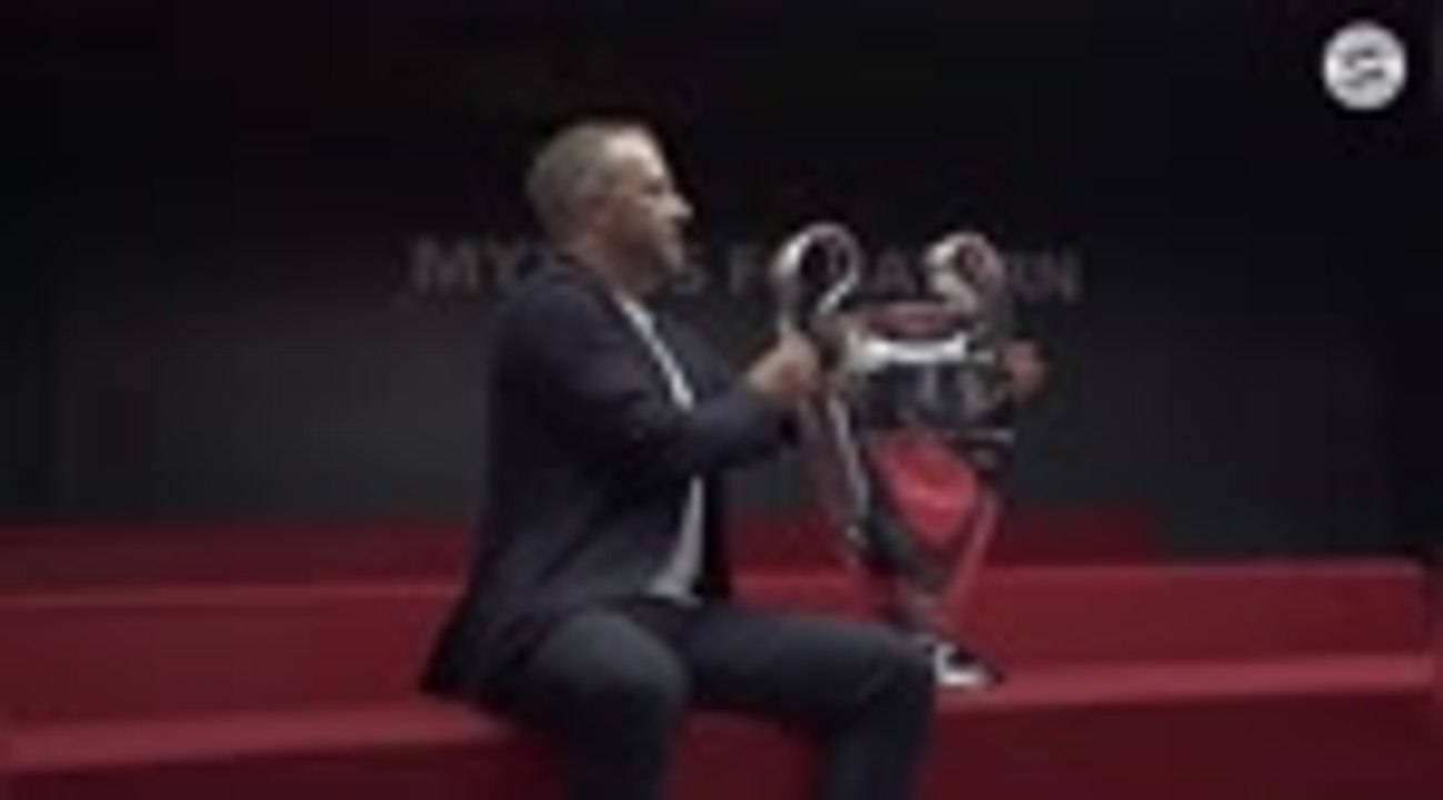 LdC - Flick apporte la Coupe aux grandes oreilles au musée du Bayern