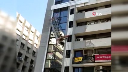 İskelenin halatı koptu, 2 işçi ölümden böyle döndü