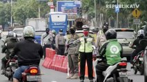 Gubernur DKI Jakarta, Anies Baswedan (kiri) bersama Wakil Gubernur DKI Jakarta, Ahmad Riza Patria (kanan)