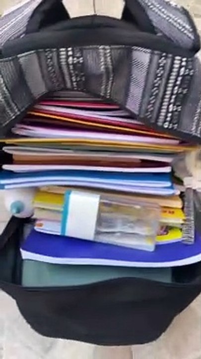 Le témoignage d'un parent d'élève excédé par le poids du sac à dos de sa fille de 11 ans
