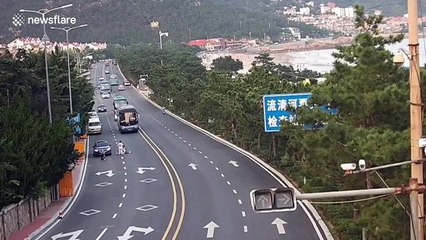 Chinese motorists fined after organise photoshoot on busy road