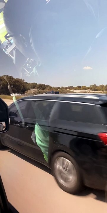 Guy in Trench Coat Arrested by Texas Troopers