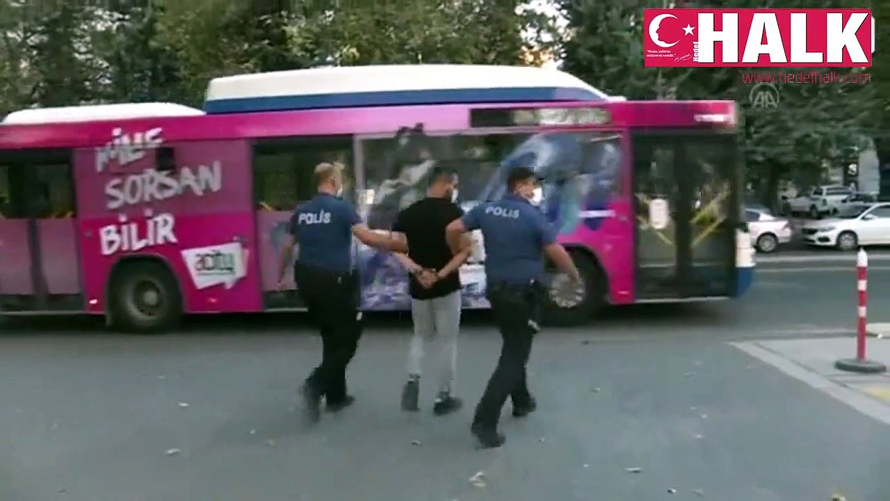 AA Genel Müdürlüğüne girmeye çalışan baltalı kişi etkisiz hale getirildi