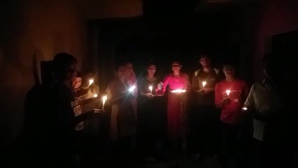 समाजवादी पार्टी के राष्ट्रीय अध्यक्ष के आव्हान पर कार्यकर्ताओं ने जलाई कैंडल