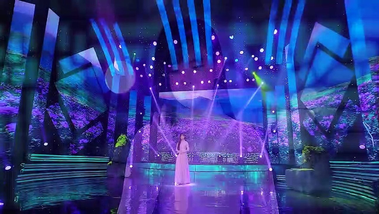 Chuyện Người Con Gái Hái Sim - Quỳnh Trang