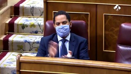 Carlos García Adanero, diputado de UPN, hunde al impresentable de Pedro Sánchez