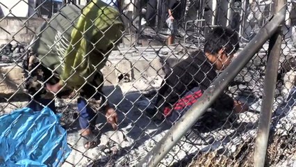 "Was sollen wir machen?": Verzweiflung nach Brandkatastrophe in Flüchtlingslagfer Moria