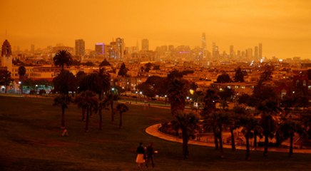 Turuncu bir gökyüzüne uyandılar