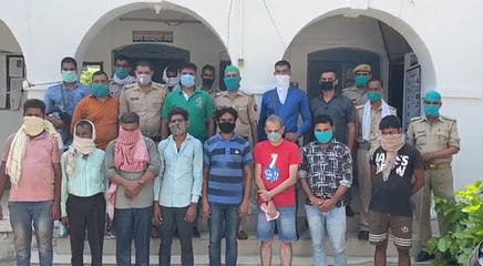 केमिकल से नकली पेट्रोल बनाकर 52 रुपए लीटर पर बेचते थे ये लोग