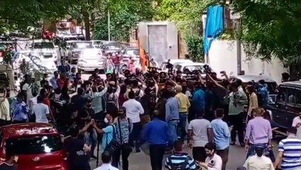 Political Circus outside Kangna Ranaut house Yesterday