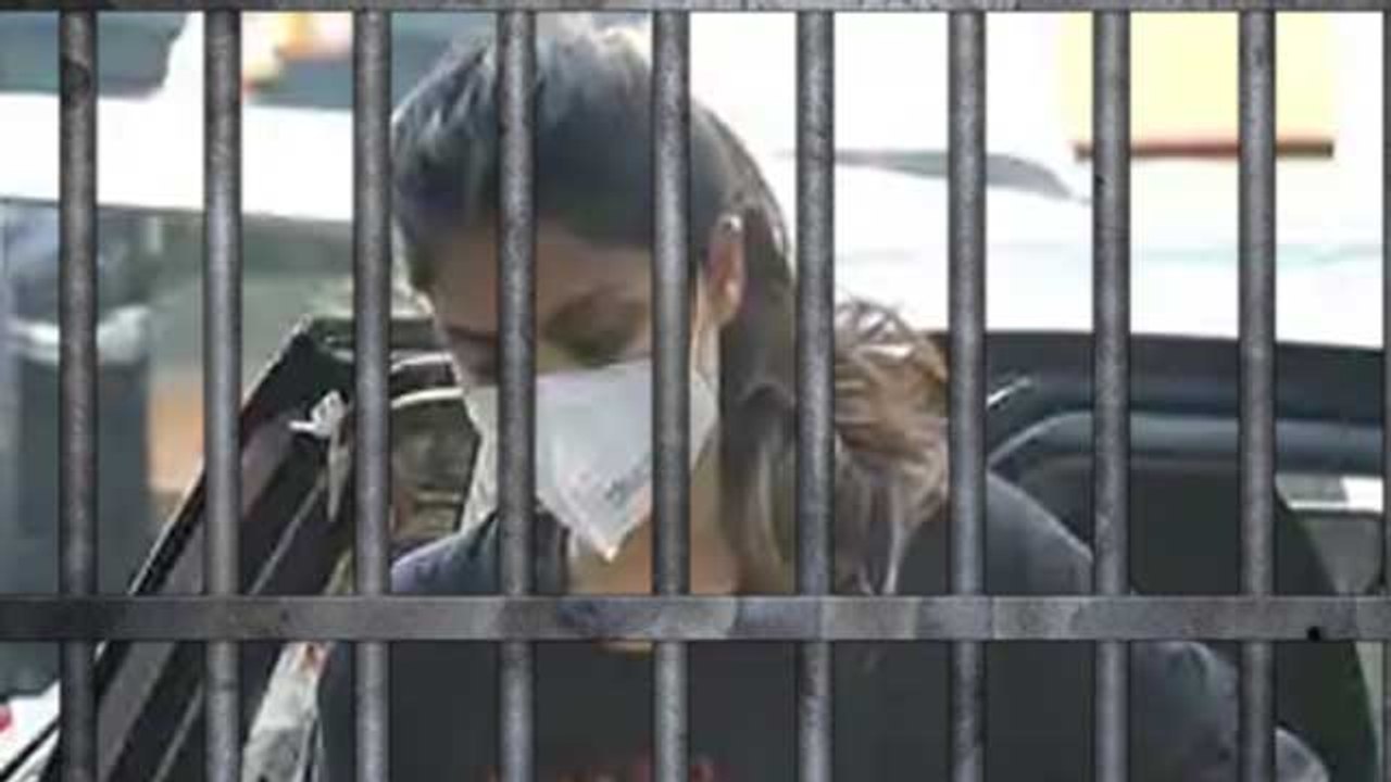 Rhea Chakraborty को  क्या Byculla Jail में मिल रही है VIP treatment | FilmiBeat