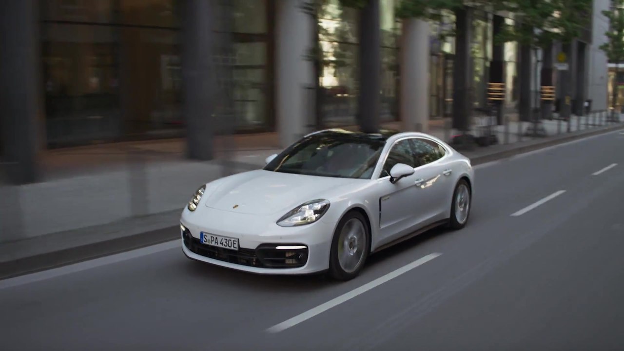 The new Porsche Panamera 4S E-Hybrid and Panamera Turbo S Sport Turismo Driving Video
