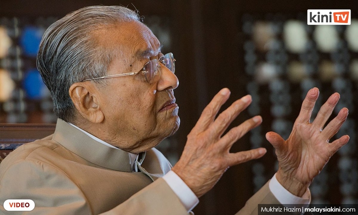 Dr M brands his ex-aide 'biggest liar in Malaysian politics'