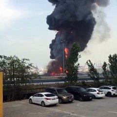 Fiamme al porto di Beirut, allarme nella capitale libanese