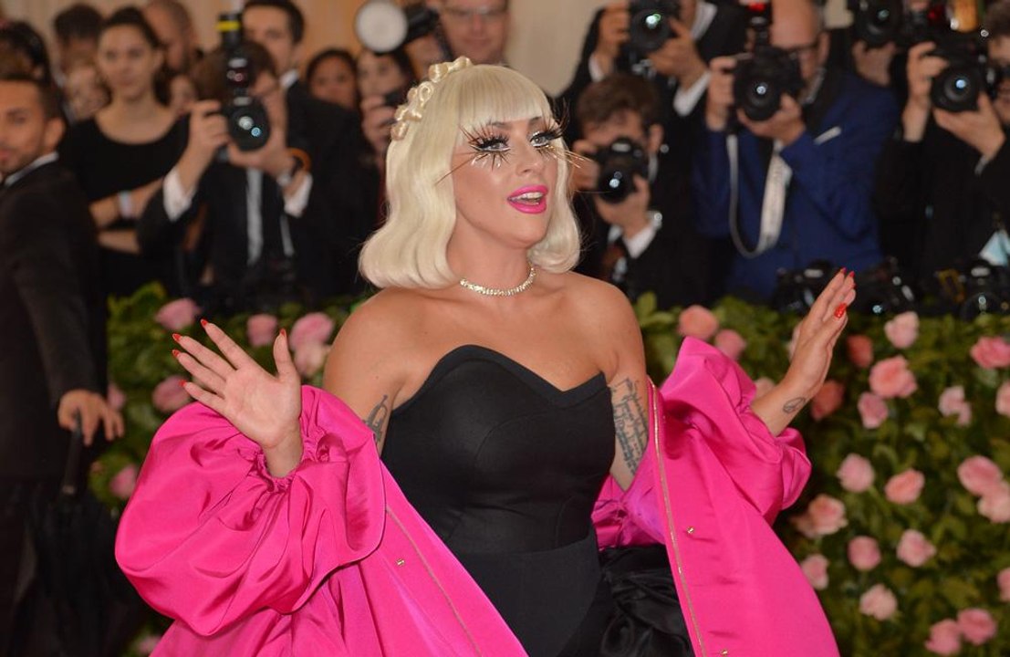 'Minha avó mudou a minha vida', diz Lady Gaga