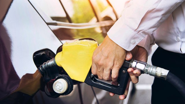 La Billetera: cuánto se ahorra tanqueando un carro con reducción en precio de combustibles