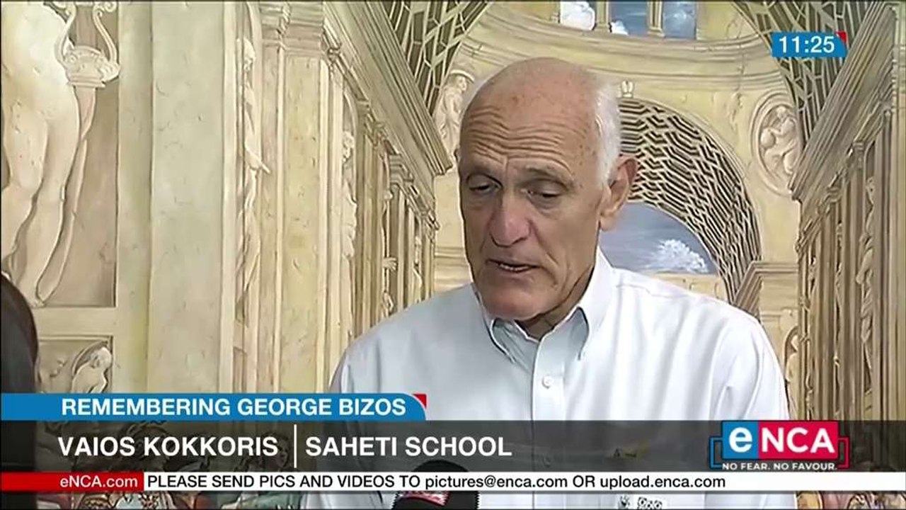 Greek community applauds Bizos