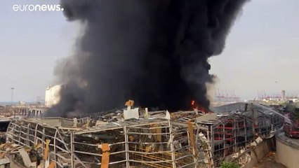 Neuer Großbrand: Schwarze Rauchschwaden über Hafen von Beirut