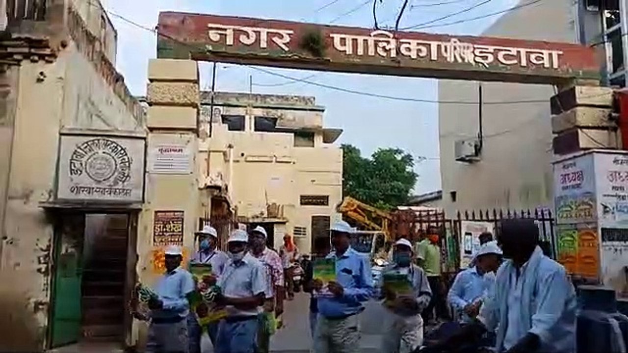 समाज उत्थान समिति ने जनता को बांटे थैले