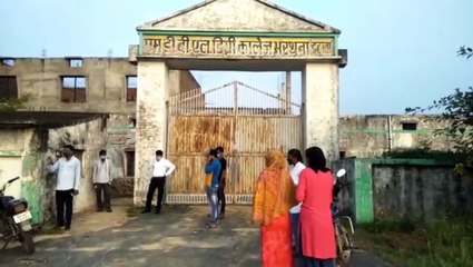 भरथना के MDBL डिग्री कॉलेज में सोशल डिस्टेंसिंग के बीच हुई परीक्षा
